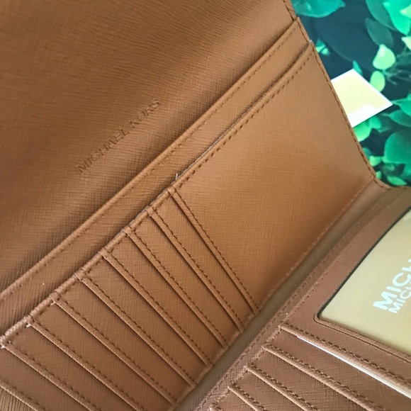 Michael Kors Jet Set Card Trifold Wallet Brown New - Picture 3 of 8